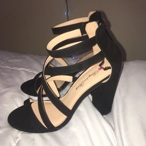 Penny loves Kenny heels